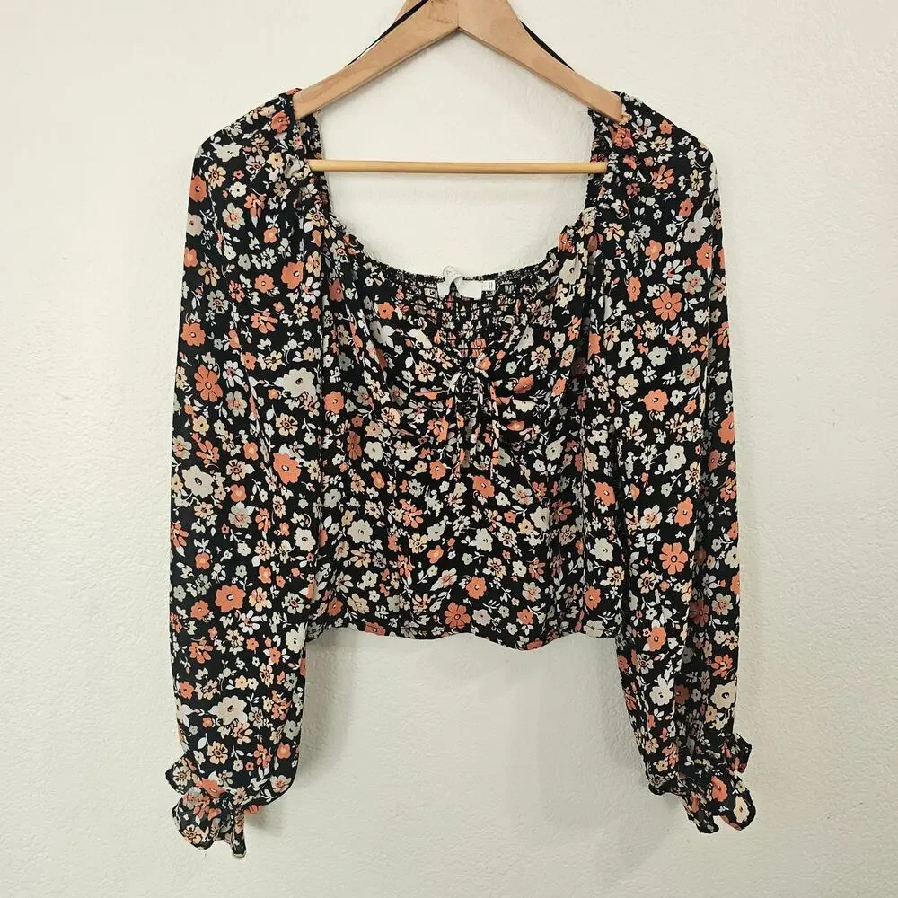 ASTR THE LABEL Floral Crop Top in Black-Rust Multi Size L